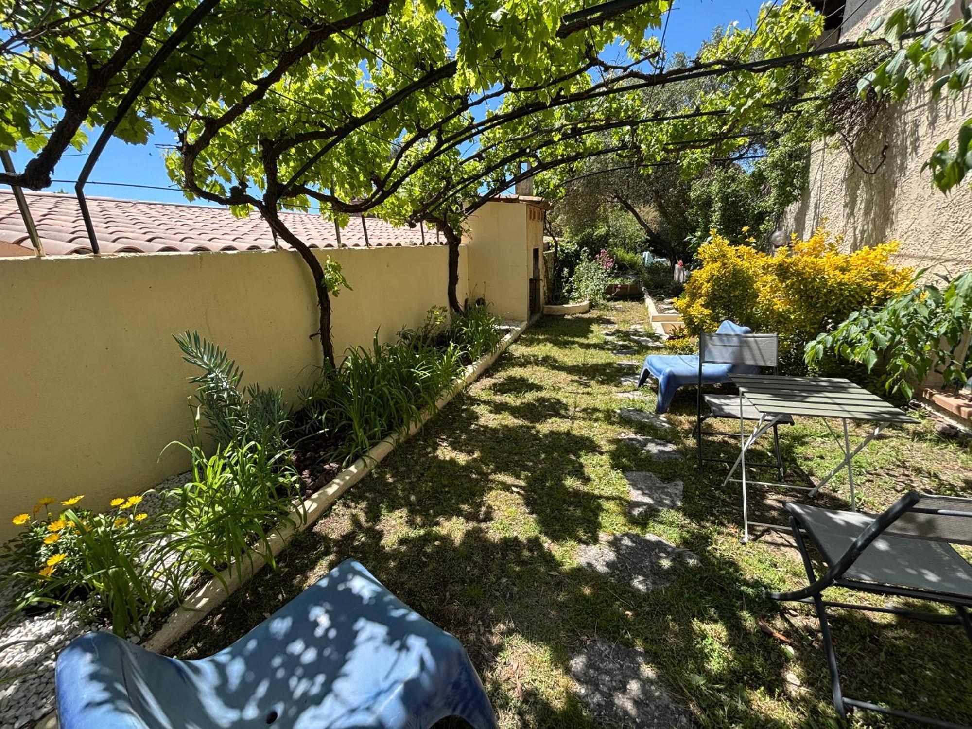 Evasion En Provence Bas De Villa Avec Jardin & Vignes, Soleil & Fraicheur Les Pennes-Mirabeau Exterior photo